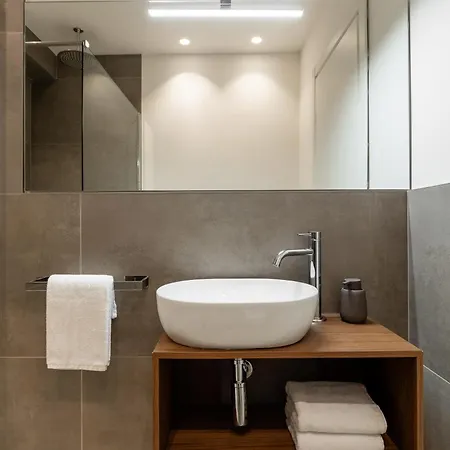 The Collector - Design Boutique By The Grand Canal, Ponterosso * Τεργέστη