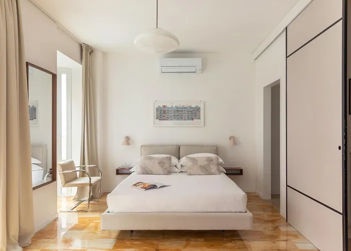 The Collector - Design Boutique By The Grand Canal, Ponterosso * Triëst