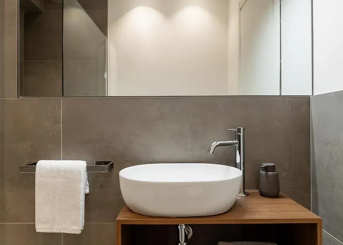 The Collector - Design Boutique By The Grand Canal, Ponterosso * Triëst